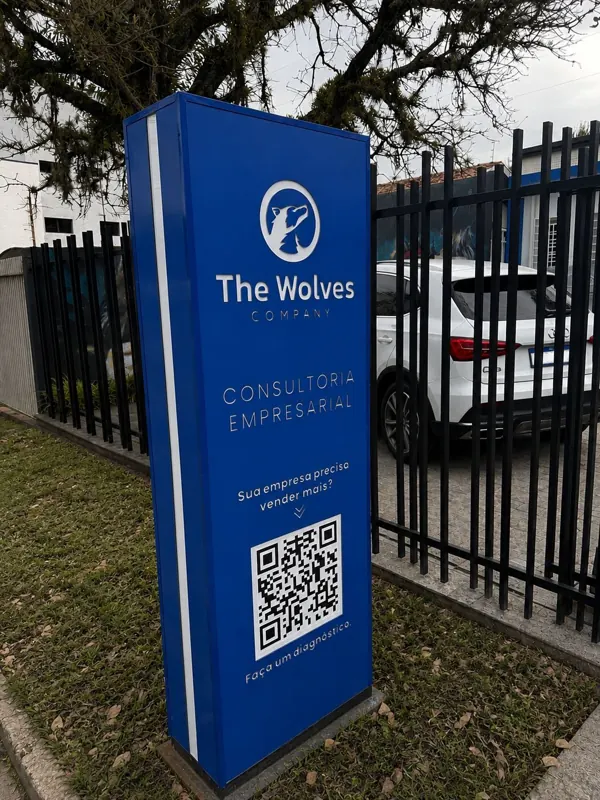 Fachada da sede The Wolves